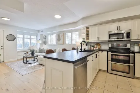 208 Niagara Street Toronto ON M6J 3W5