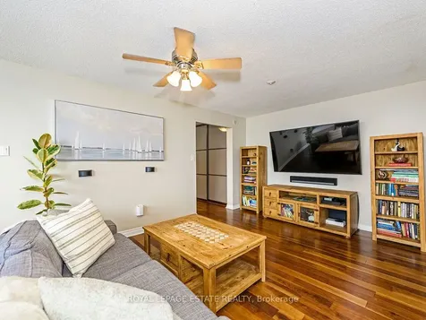 75 Graydon Hall Manor Toronto ON M3A 3M5