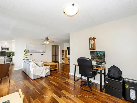 75 Graydon Hall Manor Toronto ON M3A 3M5