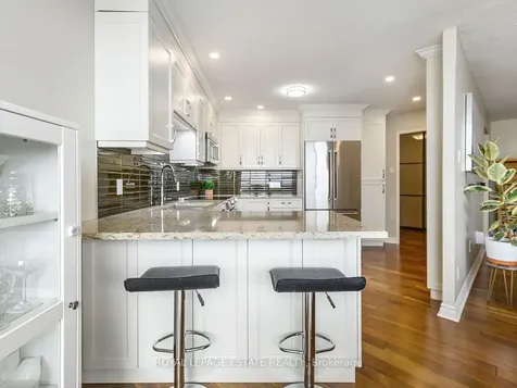 75 Graydon Hall Manor Toronto ON M3A 3M5