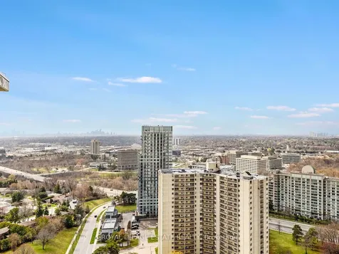 75 Graydon Hall Manor Toronto ON M3A 3M5