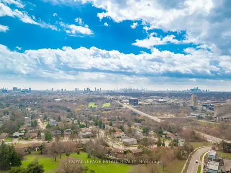 75 Graydon Hall Manor Toronto ON M3A 3M5