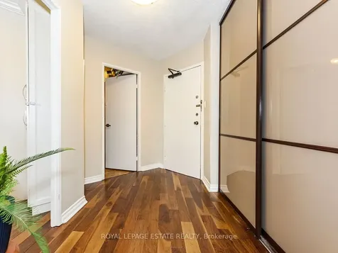 75 Graydon Hall Manor Toronto ON M3A 3M5