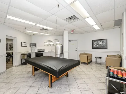 75 Graydon Hall Manor Toronto ON M3A 3M5