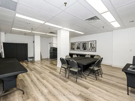 75 Graydon Hall Manor Toronto ON M3A 3M5
