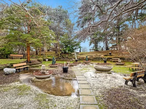75 Graydon Hall Manor Toronto ON M3A 3M5