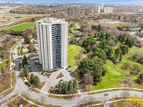 75 Graydon Hall Manor Toronto ON M3A 3M5