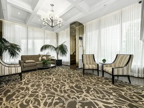 75 Graydon Hall Manor Toronto ON M3A 3M5