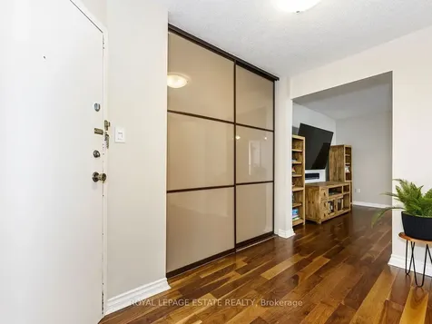 75 Graydon Hall Manor Toronto ON M3A 3M5