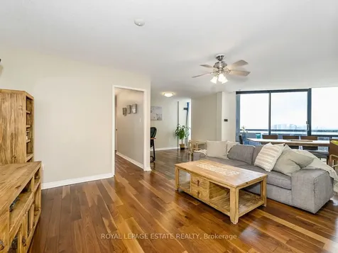 75 Graydon Hall Manor Toronto ON M3A 3M5