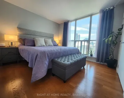 8 York Street Toronto ON M5J 2Y2