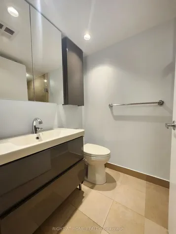 8 York Street Toronto ON M5J 2Y2