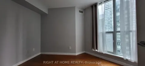 8 York Street Toronto ON M5J 2Y2