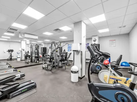 100 Upper Madison Avenue Toronto ON M2N 6M4