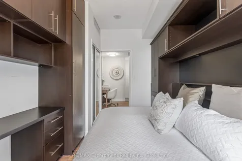 9 Spadina Avenue Toronto ON M5V 3V5