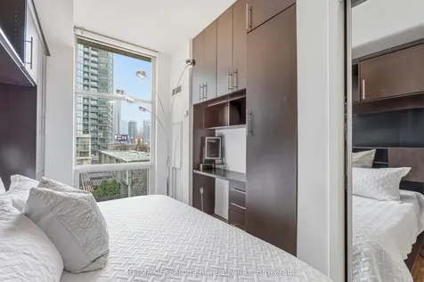 9 Spadina Avenue Toronto ON M5V 3V5