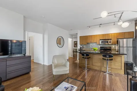 9 Spadina Avenue Toronto ON M5V 3V5