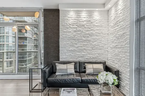 9 Spadina Avenue Toronto ON M5V 3V5