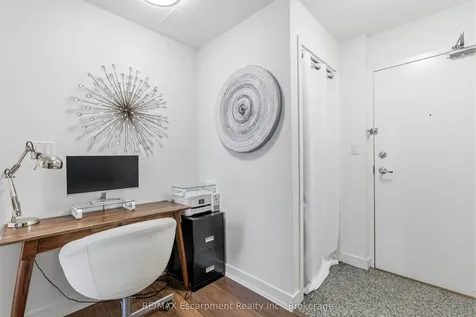9 Spadina Avenue Toronto ON M5V 3V5