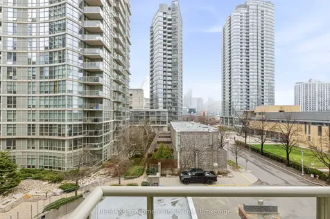 9 Spadina Avenue Toronto ON M5V 3V5