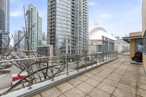 9 Spadina Avenue Toronto ON M5V 3V5