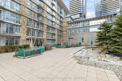 9 Spadina Avenue Toronto ON M5V 3V5