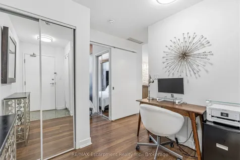 9 Spadina Avenue Toronto ON M5V 3V5
