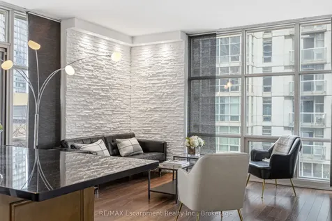 9 Spadina Avenue Toronto ON M5V 3V5
