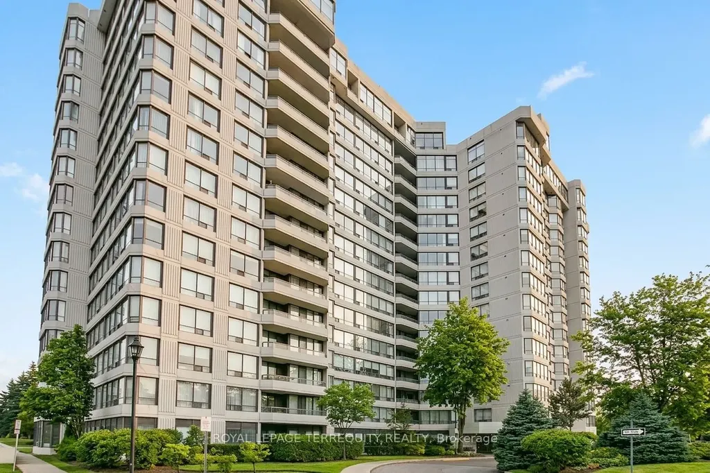 1131 Steeles Avenue W Toronto ON M2R 3W8