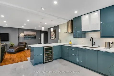 1131 Steeles Avenue W Toronto ON M2R 3W8