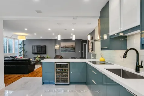 1131 Steeles Avenue W Toronto ON M2R 3W8