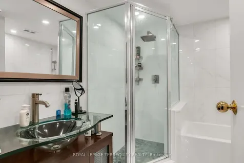 1131 Steeles Avenue W Toronto ON M2R 3W8
