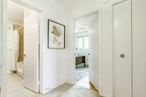 21 Summerside Crescent Toronto ON M2H 1W9