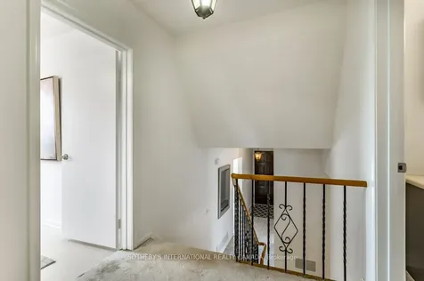 21 Summerside Crescent Toronto ON M2H 1W9