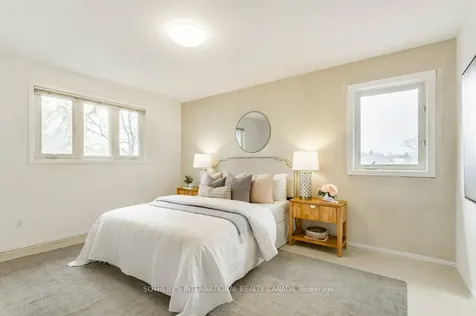 21 Summerside Crescent Toronto ON M2H 1W9