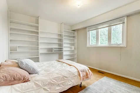 21 Summerside Crescent Toronto ON M2H 1W9