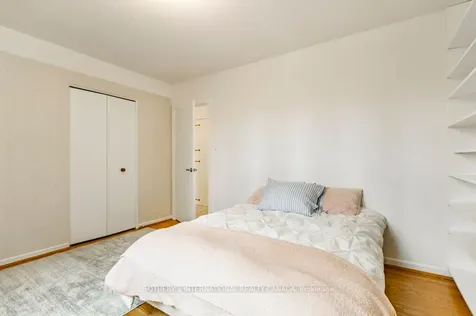 21 Summerside Crescent Toronto ON M2H 1W9