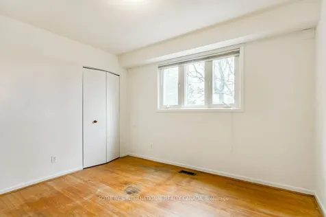 21 Summerside Crescent Toronto ON M2H 1W9