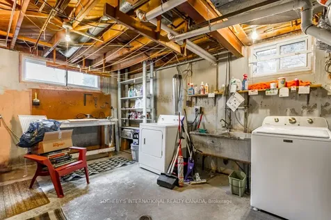 21 Summerside Crescent Toronto ON M2H 1W9
