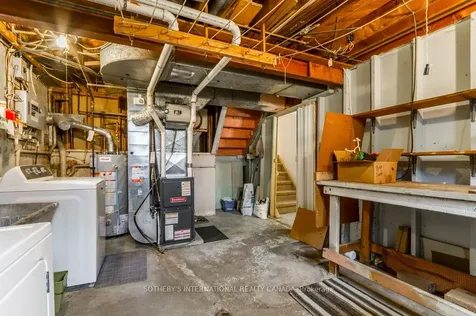 21 Summerside Crescent Toronto ON M2H 1W9
