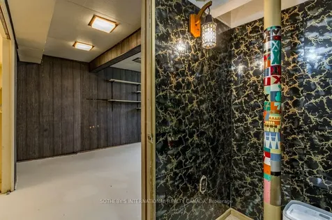 21 Summerside Crescent Toronto ON M2H 1W9