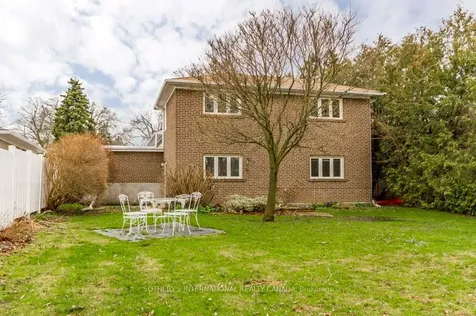 21 Summerside Crescent Toronto ON M2H 1W9