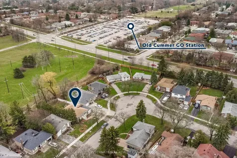 21 Summerside Crescent Toronto ON M2H 1W9