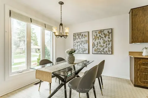 21 Summerside Crescent Toronto ON M2H 1W9