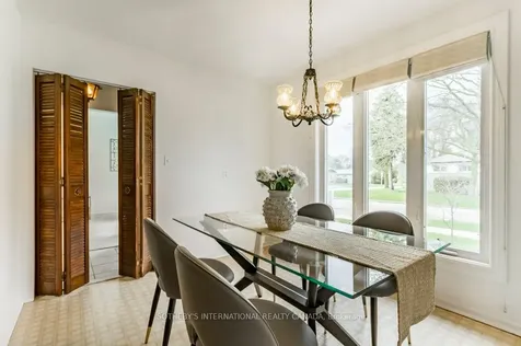 21 Summerside Crescent Toronto ON M2H 1W9