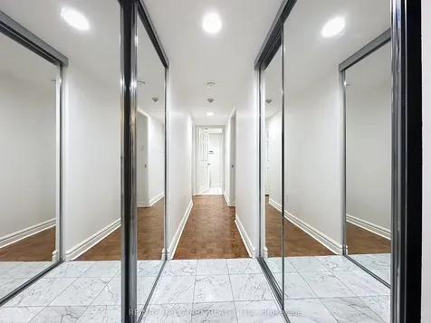 33 University Avenue Toronto ON M5J 2S7