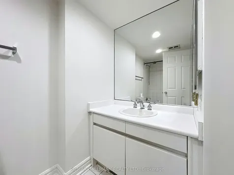 33 University Avenue Toronto ON M5J 2S7