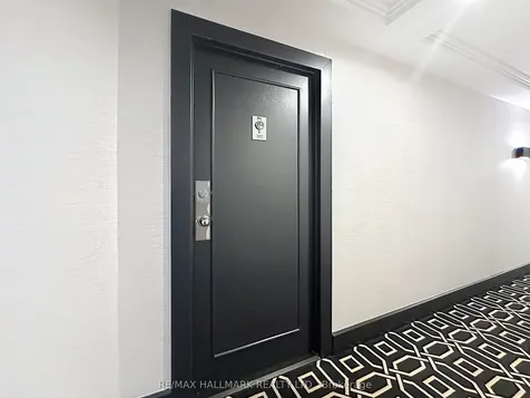 33 University Avenue Toronto ON M5J 2S7