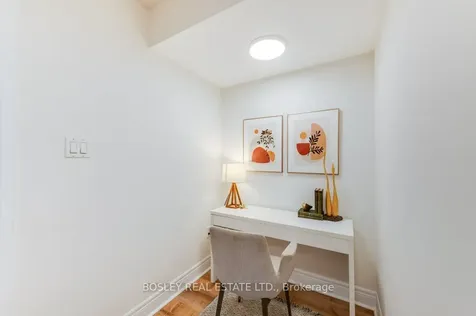 30 Merchant Lane Toronto ON M6P 4J6