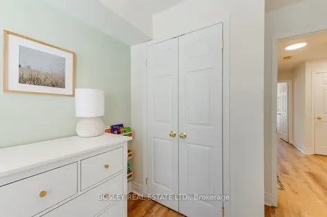 30 Merchant Lane Toronto ON M6P 4J6